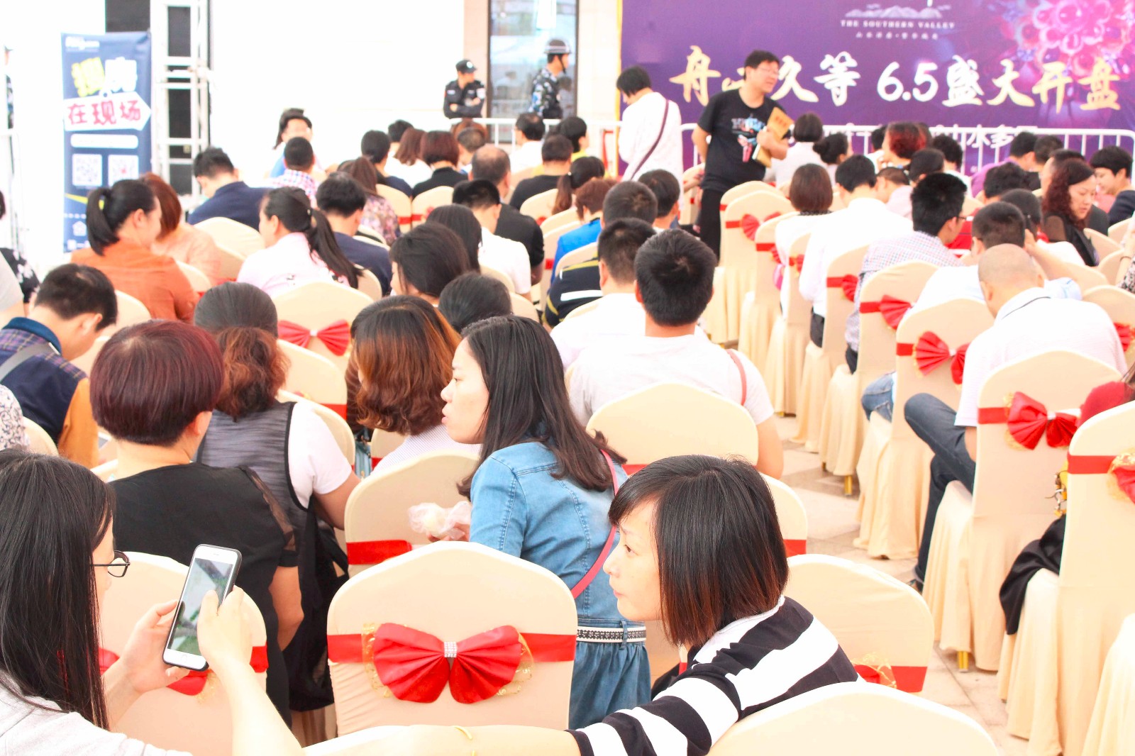 1465870192254471mcK6.jpg IMG_4997.jpg